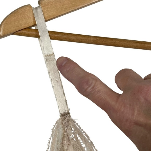 Vintage Wondermaid Non-Cling Beige Neutral Lace-Trimmed Slip Dress Size 42 - Picture 7 of 13